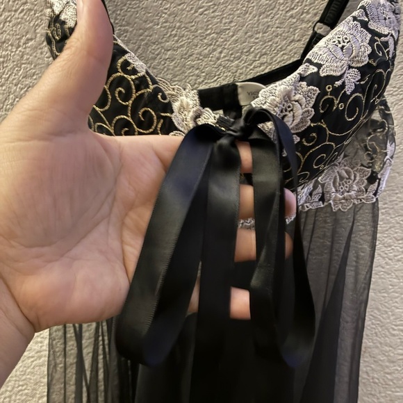 Victoria's Secret Black and White Lace Chemise Nightgown 34B - Picture 4 of 14